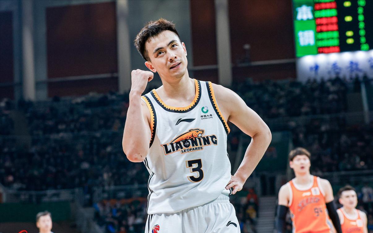 leyu公司-杨鸣辞职！单节4分气走主帅，辽篮两球员太拉胯，仅李虎翼合格